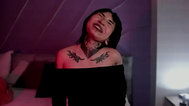 Snapshot of Evangeline_bell chatting on January 17, 5:51 pm Evangeline bell online show from January 17, 5:51 pm