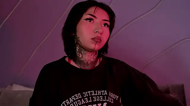 Snapshot of Evangeline_bell chatting on January 20, 5:59 pm Evangeline bell online show from January 20, 5:59 pm