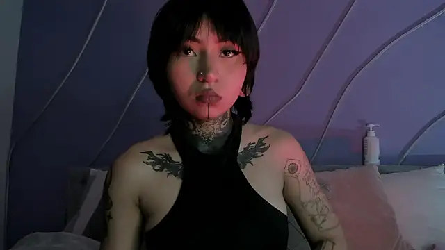 Snapshot of Evangeline_bell chatting on January 22, 3:51 pm Evangeline bell online show from January 22, 3:51 pm