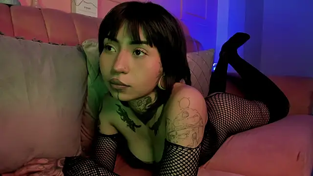 Snapshot of Evangeline_bell chatting on January 27, 6:20 pm Evangeline bell online show from January 27, 6:20 pm