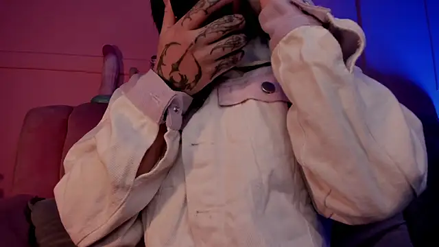 Snapshot of Evangeline_bell chatting on February 5, 12:06 pm Evangeline bell online show from February 5, 12:06 pm