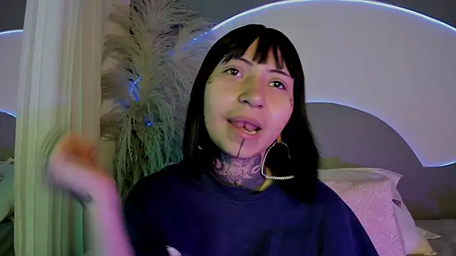 Snapshot of Evangeline_bell chatting on October 10, 12:04 pm Evangeline bell online show from October 10, 12:04 pm