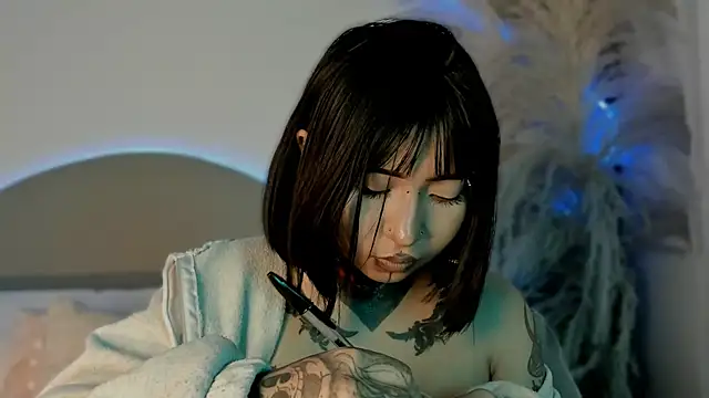 Snapshot of Evangeline_bell chatting on October 12, 4:33 am Evangeline bell online show from October 12, 4:33 am