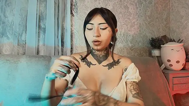 Evangeline bell online show from December 13, 8:58 pm