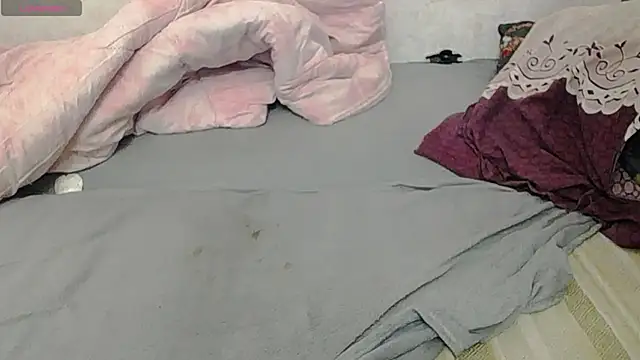 lisa Black00 online show from February 26, 6:04 am