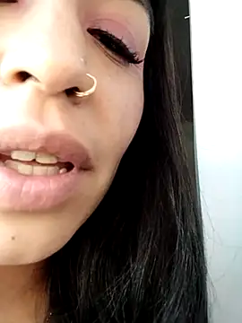 Aisha 09 online show from May 6, 1:38 pm