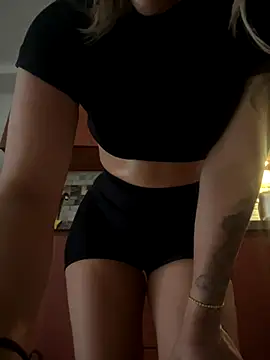 Snapshot of doll_celeste20 chatting on September 15, 11:43 am doll celeste20 online show from September 15, 11:43 am