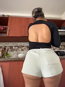 Snapshot of doll_celeste20 chatting on September 25, 5:05 pm doll celeste20 online show from September 25, 5:05 pm