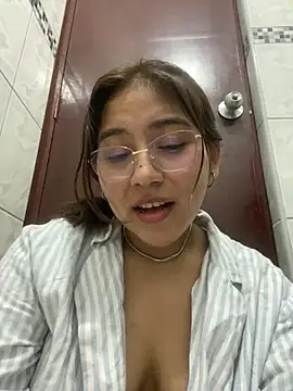 kittyfresita online show from January 9, 7:52 am