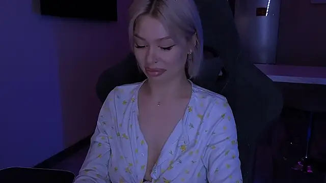 Snapshot of Sasha_Mason chatting on November 5, 2:11 am Sasha Mason online show from November 5, 2:11 am