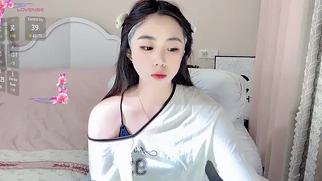 Caitlyn   online show from March 4, 11:29 am