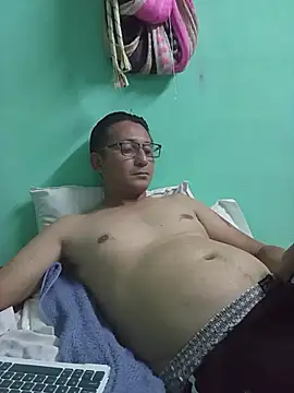 Andresguz35 online show from January 16, 5:00 am