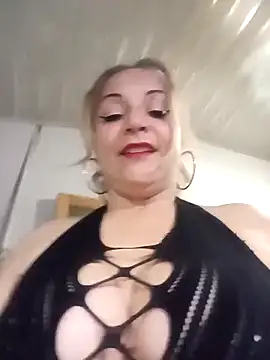 Snapshot of Fenix_528 chatting on February 10, 12:37 am Fenix 528 online show from February 10, 12:37 am