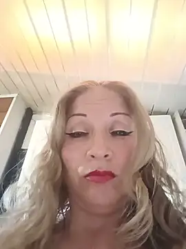 Snapshot of Fenix_528 chatting on June 14, 5:59 pm Fenix 528 online show from June 14, 5:59 pm