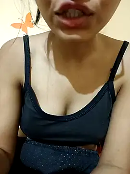 Snapshot of Sanaya_7 chatting on December 6, 1:44 pm Sanaya 7 online show from December 6, 1:44 pm