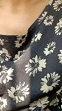 Snapshot of Sanaya_7 chatting on December 28, 5:23 am Sanaya 7 online show from December 28, 5:23 am