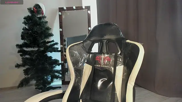 Lana Younes online show from March 13, 10:47 am