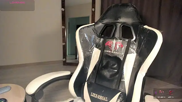 Lana Younes online show from March 21, 8:40 pm