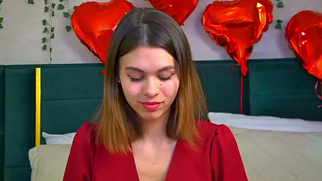 Snapshot of PollyLanders chatting on February 14, 10:58 pm PollyLanders online show from February 14, 10:58 pm