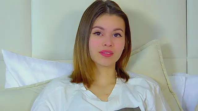 Snapshot of PollyLanders chatting on February 28, 6:54 am PollyLanders online show from February 28, 6:54 am