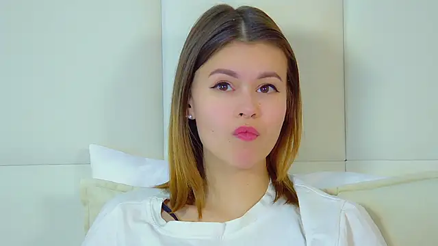 Snapshot of PollyLanders chatting on February 28, 10:20 am PollyLanders online show from February 28, 10:20 am