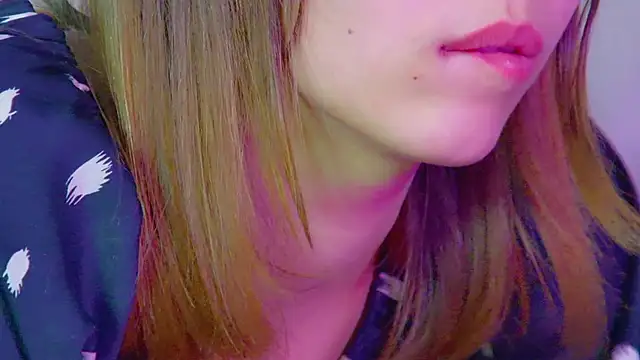 Snapshot of PollyLanders chatting on March 18, 3:42 am PollyLanders online show from March 18, 3:42 am