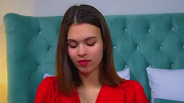 Snapshot of PollyLanders chatting on September 27, 6:24 pm PollyLanders online show from September 27, 6:24 pm