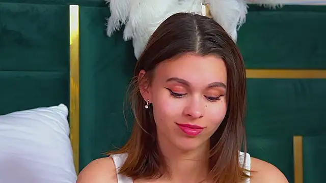 Snapshot of PollyLanders chatting on September 30, 6:29 am PollyLanders online show from September 30, 6:29 am