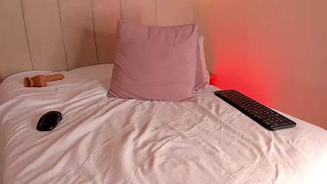 Snapshot of dani_skinny_ chatting on March 21, 3:02 pm dani skinny online show from March 21, 3:02 pm