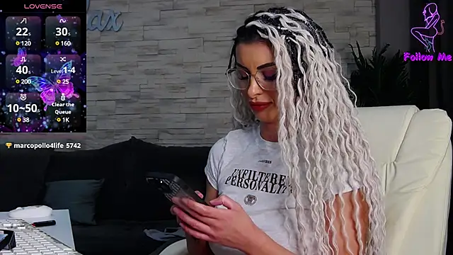 VictoriaMazze online show from December 14, 4:34 am