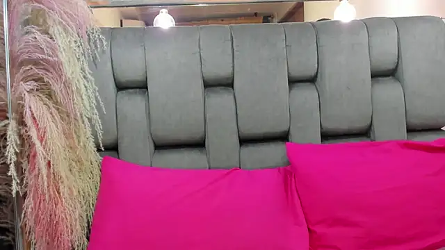 JESSYCORTES online show from June 3, 12:24 am