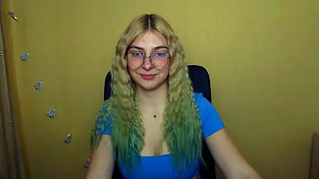 Snapshot of Luna_Lush_ chatting on December 17, 11:28 am Luna Lush online show from December 17, 11:28 am