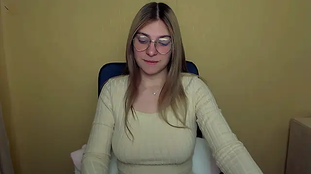 Snapshot of Luna_Lush_ chatting on October 1, 8:42 am Luna Lush online show from October 1, 8:42 am