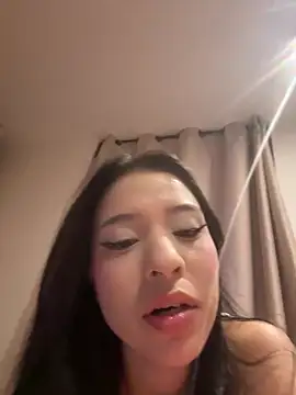 Snapshot of Sarah_cam06 chatting on July 9, 11:31 pm Sarah cam06 online show from July 9, 11:31 pm