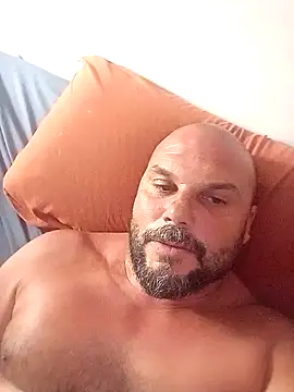 Snapshot of Javierchico chatting on June 24, 3:44 pm Javierchico online show from June 24, 3:44 pm