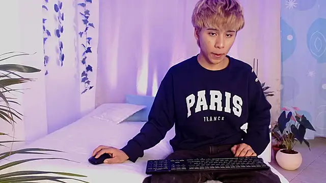 Tommyfoxboy online show from January 9, 3:55 pm