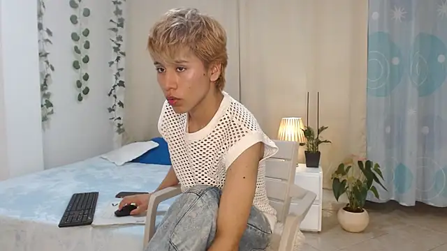 Tommyfoxboy online show from January 16, 11:37 pm