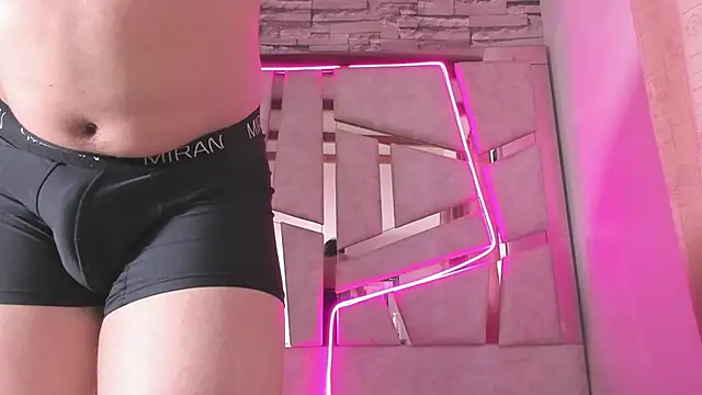 mia and austin online show from October 24, 9:11 pm