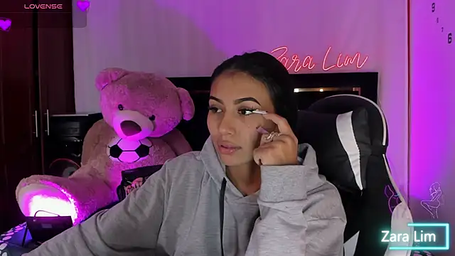 ZaraLim online show from September 30, 2:44 pm