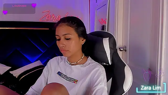 ZaraLim online show from November 11, 6:19 pm