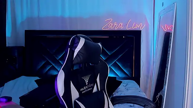 ZaraLim online show from November 14, 2:27 pm