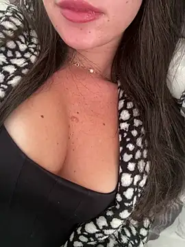 BetinaSoares online show from May 4, 3:19 pm