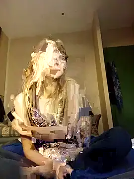 Snapshot of ElektrikFrancaise chatting on November 7, 3:56 pm ElektrikFrancaise online show from November 7, 3:56 pm