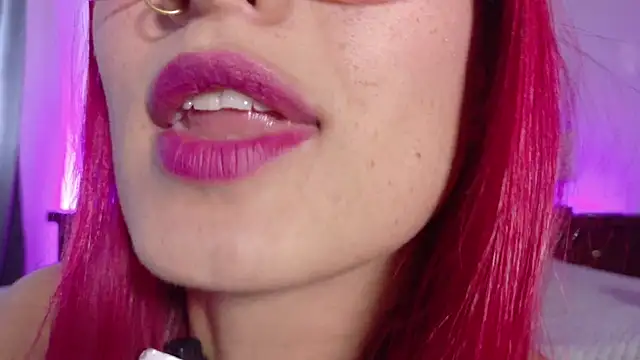 luccycollins  online show from October 9, 4:05 pm