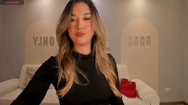 RebeccaHudson online show from November 24, 7:46 pm