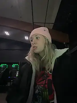 Snapshot of M1ssyk1ssy chatting on December 31, 1:15 am M1ssyk1ssy online show from December 31, 1:15 am