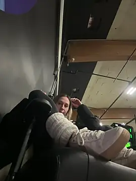 Snapshot of M1ssyk1ssy chatting on January 3, 1:38 am M1ssyk1ssy online show from January 3, 1:38 am