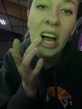 Snapshot of M1ssyk1ssy chatting on February 5, 11:50 pm M1ssyk1ssy online show from February 5, 11:50 pm