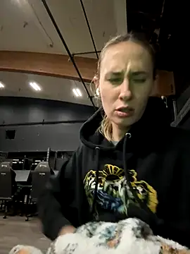 Snapshot of M1ssyk1ssy chatting on November 24, 10:42 pm M1ssyk1ssy online show from November 24, 10:42 pm