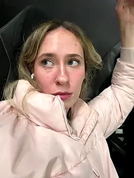 Snapshot of M1ssyk1ssy chatting on December 14, 7:18 pm M1ssyk1ssy online show from December 14, 7:18 pm